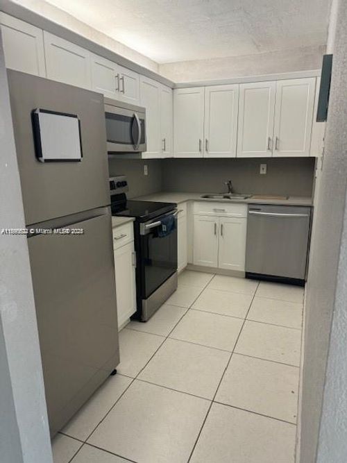 apt-c2004-17530 Nw 68th Ave, Hialeah, FL, 33015-4177 | Card Image