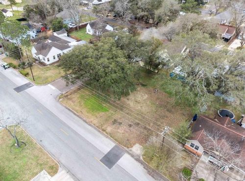 409 E Gulf St, Baytown, TX, 77520-5215 | Card Image