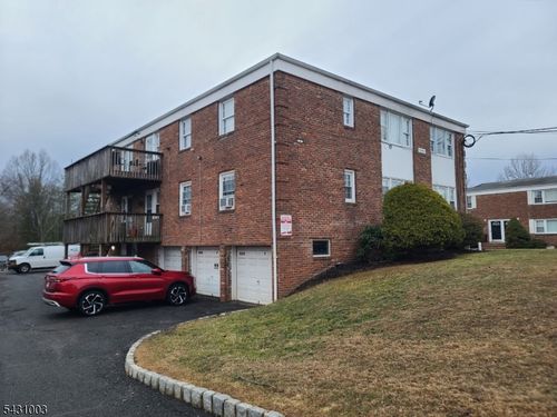 1a-4 Columbia Dr, Bridgewater, NJ, 08807-3404 | Card Image