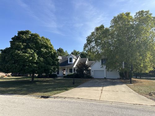 1207 Dickens Dr, Monticello, IL, 61856-2311 | Card Image