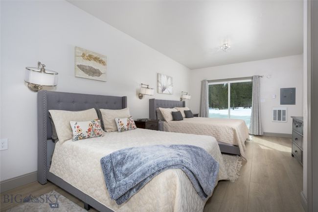 1 Bedroom Apartment/Garage Bedroom | Image 48