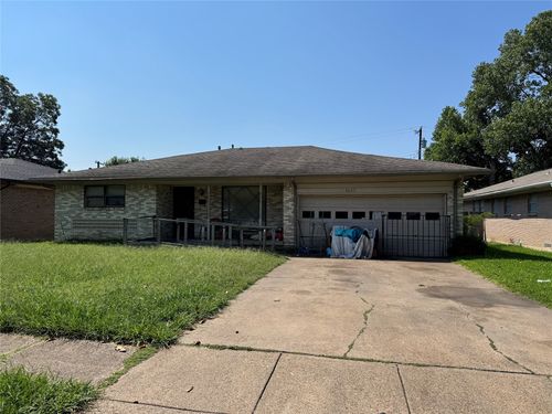 8642 Barclay St, Dallas, TX, 75227-8311 | Card Image