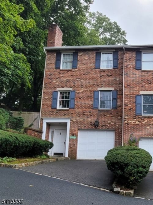 16 Magnolia Ln, Caldwell, NJ, 07006-5554 | Card Image