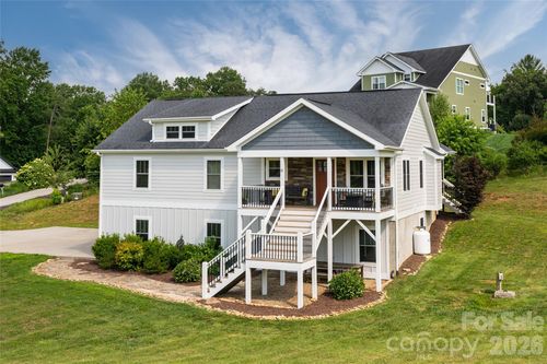 11 Ibbie Roberts Rd, Alexander, NC, 28701-9127 | Card Image