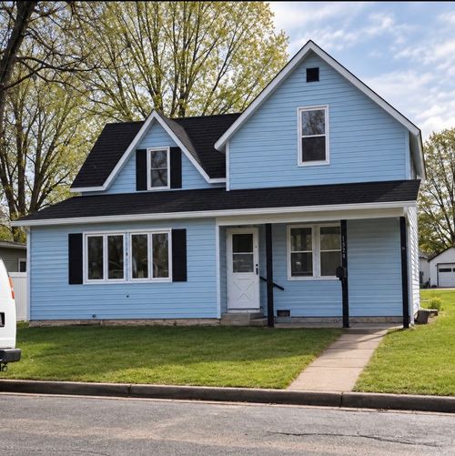 1514 Douglas St, Menomonie, WI, 54751-4606 | Card Image