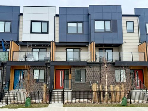 8528 21 Ave Se, Calgary, AB, T2A7W8 | Card Image