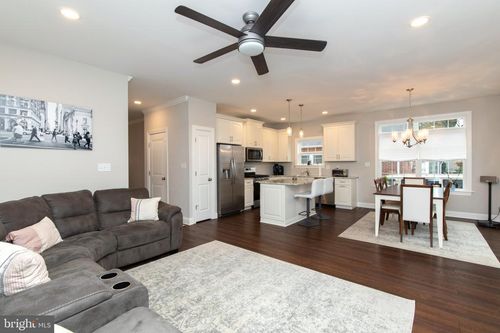 3 Harding Ave, CLEMENTON, NJ, 08021-4335 | Card Image