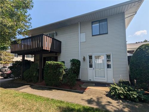 103-103 Edaville Ct, Warwick, RI, 02886-1704 | Card Image