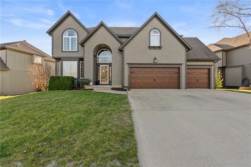 5929 Ne Hidden Valley Dr, Lee's Summit, MO, 64064-2362 | Card Image