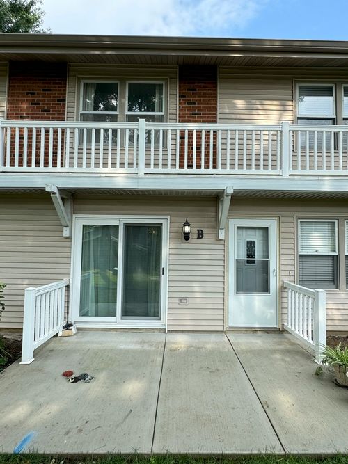 unit-b-327 Georgetown Ct, Bloomingdale, IL, 60108-2058 | Card Image