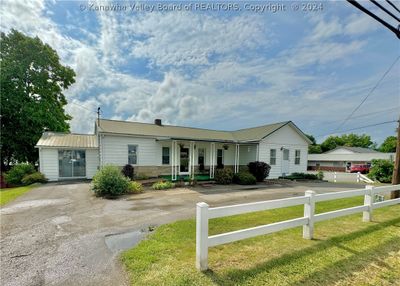 3221 Jackson Avenue, House other with 4 bedrooms, 2 bathrooms and null parking in Point Pleasant WV | Image 1