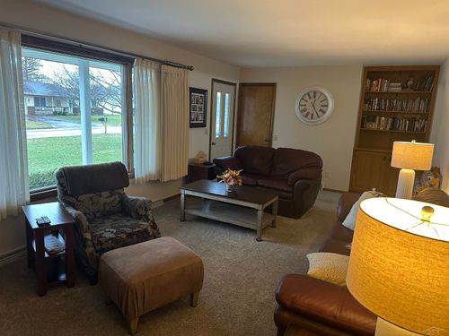 6328 Paddock Ln, Saginaw, MI, 48603-2735 | Card Image