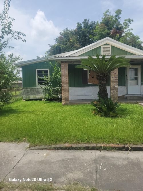 405 Johnston St, New Iberia, LA, 70560-5333 | Card Image