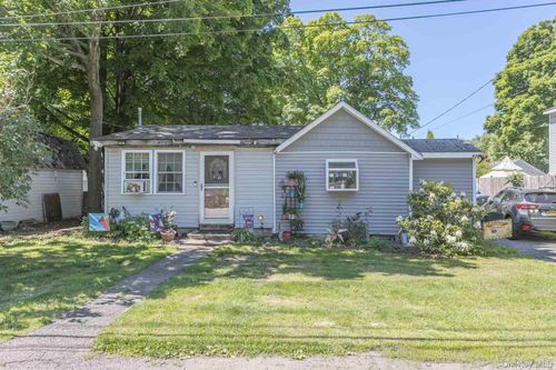 43 Oak St, Greenwood Lake, NY, 10925-2127 | Card Image