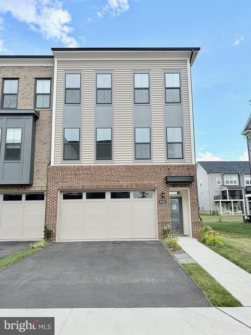 43011 Debonair Ter, ASHBURN, VA, 20148-7757 | Card Image