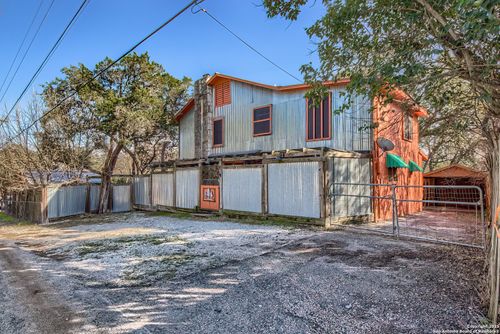 207 Cherokee Trl, Lakehills, TX, 78063-4343 | Card Image