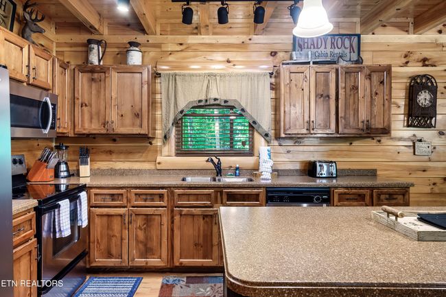 2339 Bogle Spring Loop, House other with 3 bedrooms, 3 bathrooms and null parking in Sevierville TN | Image 10