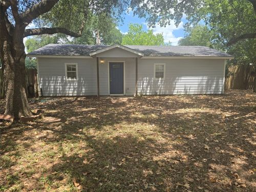 500 Laurel St, Bastrop, TX, 78602-2118 | Card Image