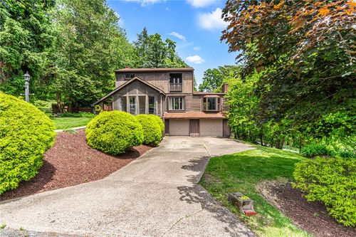 330 Klamath Dr, Robinson Twp, PA, 15205 | Card Image