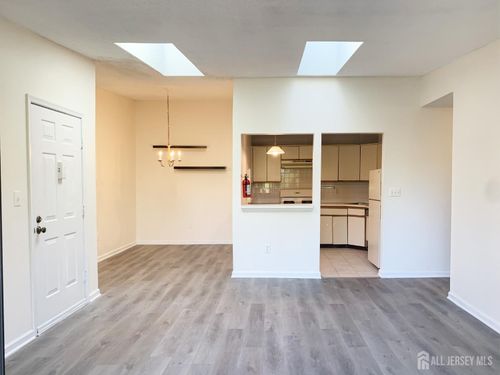 321 Hampshire Ct, Piscataway, NJ, 08854-6247 | Card Image