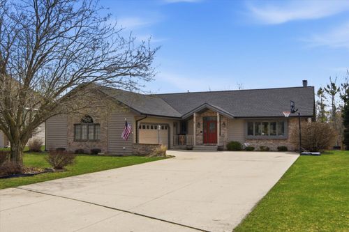 2029 White Pine Ln, Sheboygan, WI, 53083-2162 | Card Image