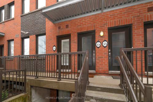 33-869 Wilson Ave, North York, ON, M3K0A4 | Card Image