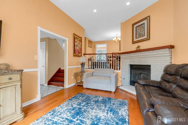 90 Pheasant Run, Townhouse with 2 bedrooms, 2 bathrooms and null parking in Edison NJ | Image 5