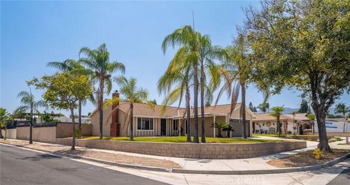 1002 Aspen St, Corona, CA, 92879-2609 | Card Image