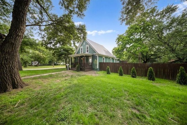 906 S Independence St, House other with 3 bedrooms, 2 bathrooms and null parking in Harrisonville MO | Image 50