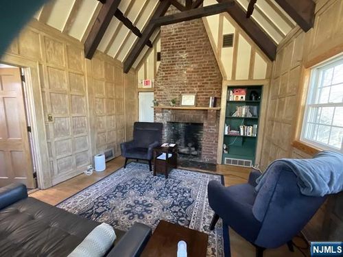 60 Westervelt Ave, Tenafly, NJ, 07670-3201 | Card Image