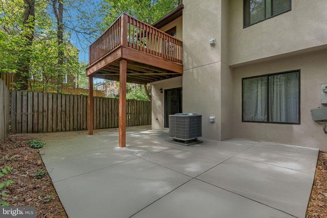 2310 Glade Bank Way, Townhouse with 3 bedrooms, 3 bathrooms and null parking in RESTON VA | Image 23