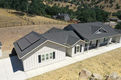 25904 Bear Valley Rd, Tehachapi, CA, 93561-9247 | Card Image