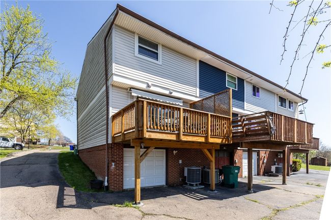 299 Holland Ct, Townhouse with 2 bedrooms, 2 bathrooms and 1 parking in Coraopolis PA | Image 6
