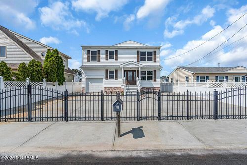 2566 Balfrey Dr, Toms River, NJ, 08753-4607 | Card Image