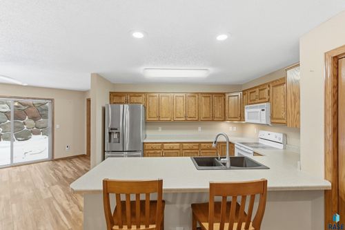 apt-205-1536 S Southeastern Ave, Sioux Falls, SD, 57103-3294 | Card Image