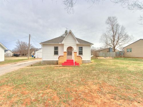 923 S 12th St, Kingfisher, OK, 73750-4021 | Card Image