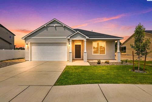 501 Sapphire Ave, Grandview, WA, 98930-3015 | Card Image