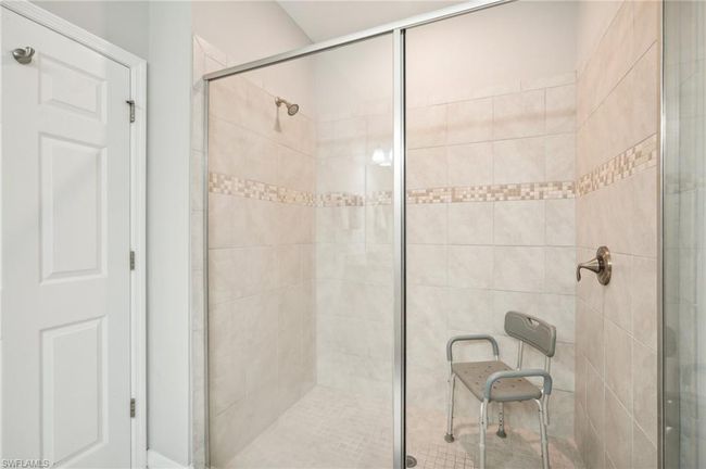 Guest Bathroo | Image 18