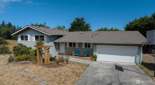 61 E Robert Pl, Sequim, WA, 98382-9541 | Card Image