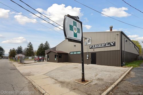 919 Michigan St, Niles, MI, 49120-3330 | Card Image