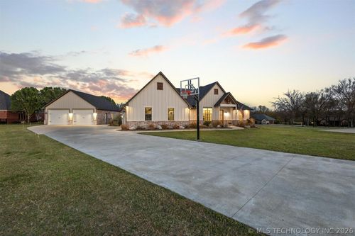 40 Shekinah Ct, Calera, OK, 74730-4547 | Card Image