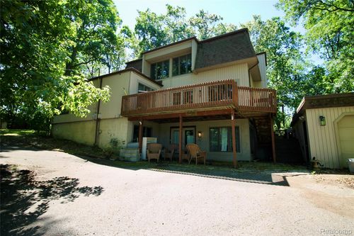 3515 Lahring, Fenton, MI, 48451 | Card Image