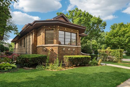 5253 Cleveland St, Skokie, IL, 60077-2413 | Card Image