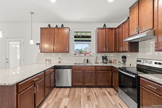 6583 Runaway Row, House other with 4 bedrooms, 3 bathrooms and null parking in Converse TX | Image 9