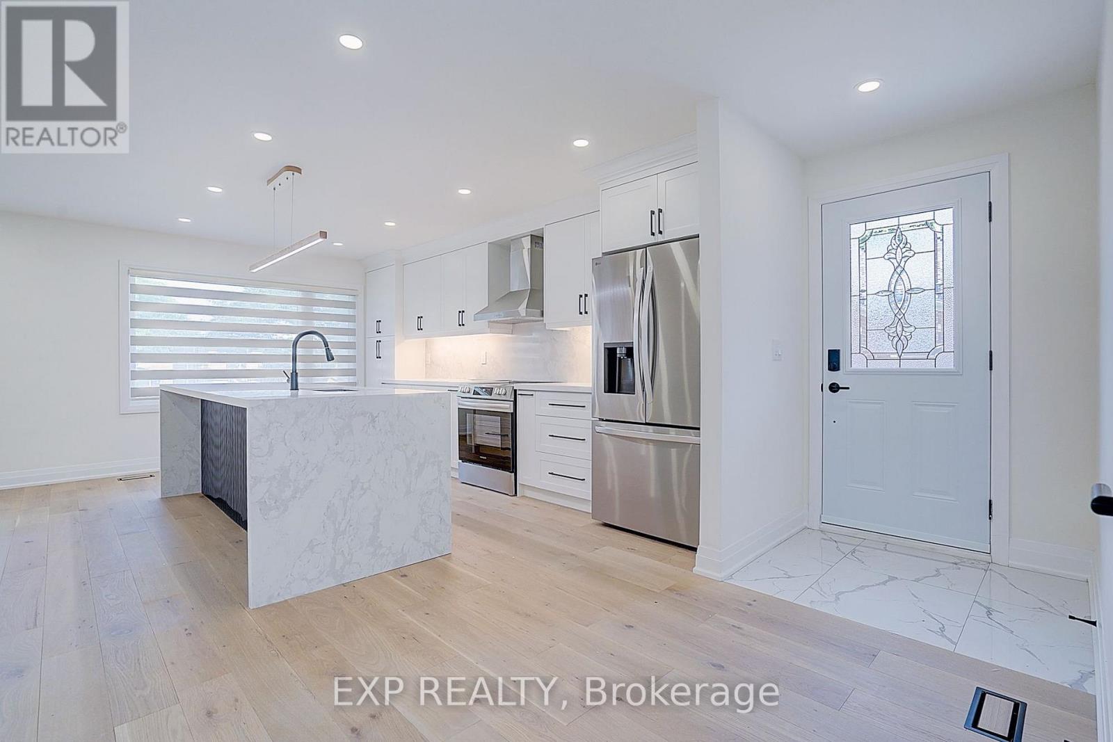 Residential Lease in Toronto (Dorset Park) 4