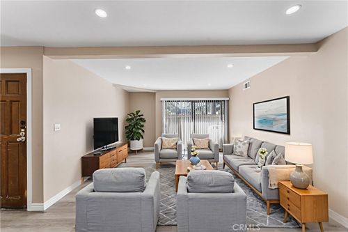 apt-1-15511 Sherman Way, Van Nuys, CA, 91406-4115 | Card Image