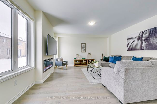 328 Valleyway Dr, House other with 8 bedrooms, 6 bathrooms and 4 parking in Brampton ON | Image 13