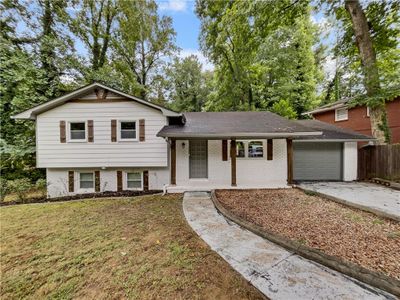 5720 Deerfield Trail, House other with 3 bedrooms, 3 bathrooms and null parking in Atlanta GA | Image 1