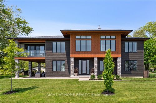 17 Blue Water Pky, Selkirk, ON, N0A1P0 | Card Image