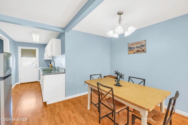 Main house, downstairs unit | Image 20